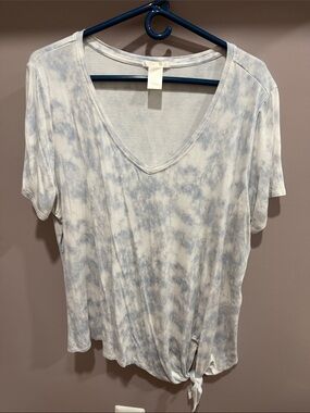Matty M Light Blue & White V-Neck Tie-Hem Short Sleeve Top XXL